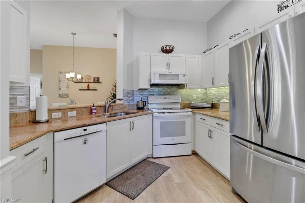 184 Vintage Cir N201, Naples, FL 34119-3