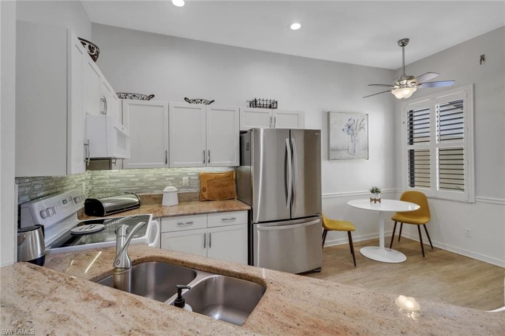 184 Vintage Cir N201, Naples, FL 34119-5