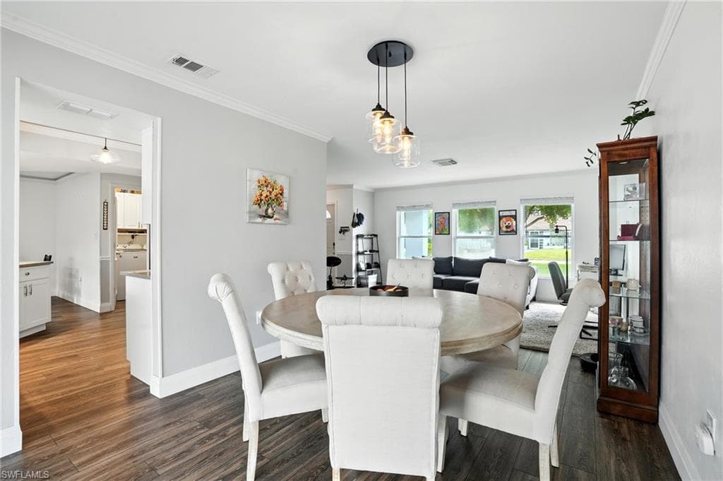 231 Johnnycake Dr, Naples, FL 34110-11