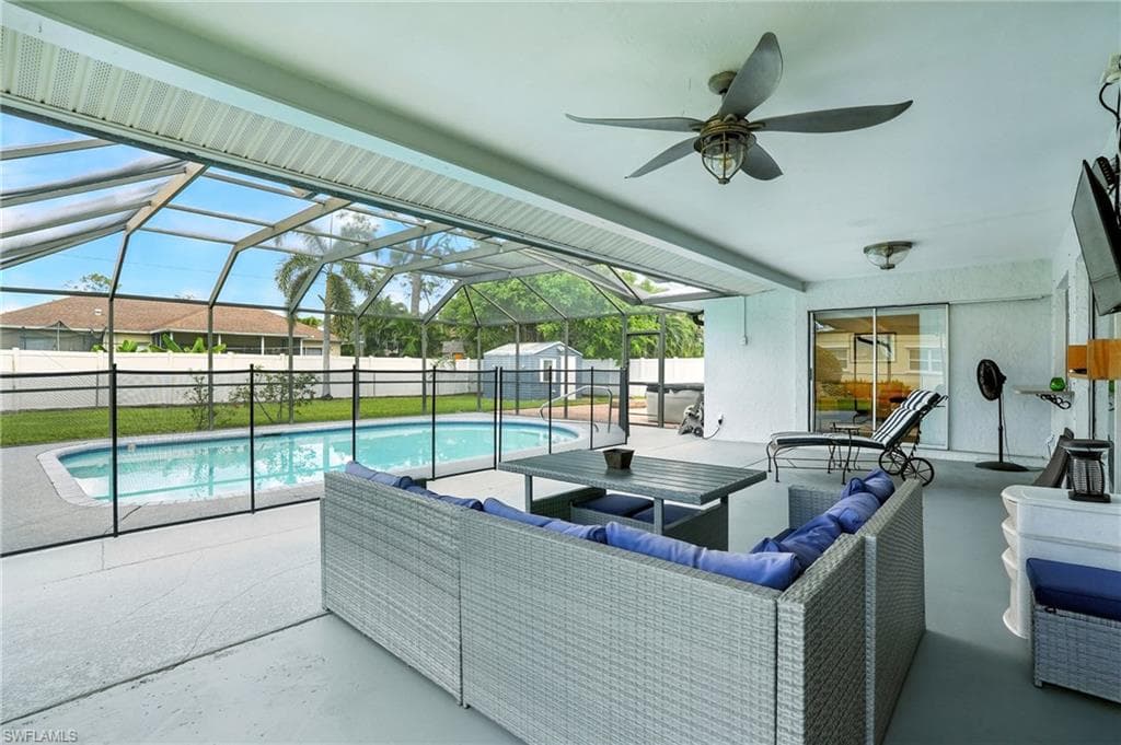 231 Johnnycake Dr, Naples, FL 34110-20