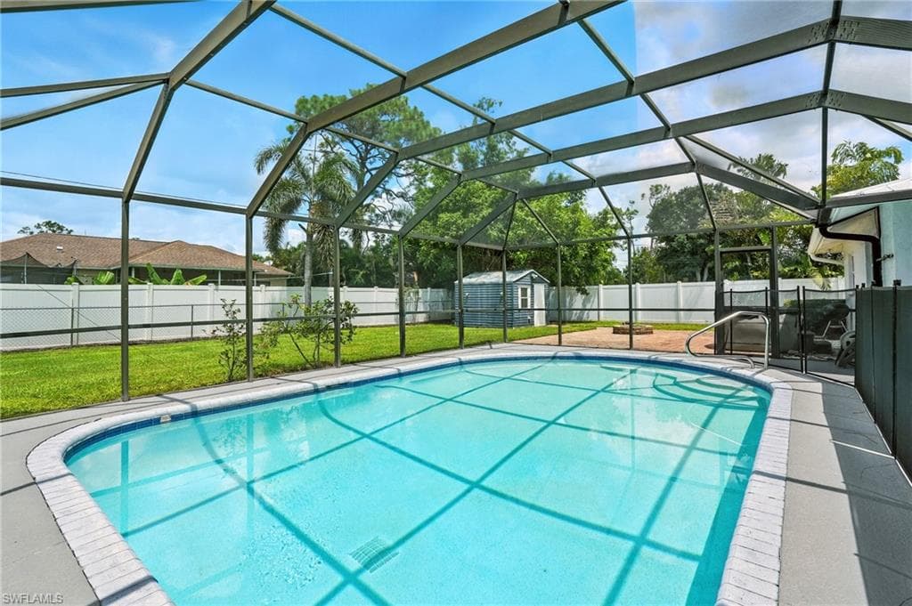 231 Johnnycake Dr, Naples, FL 34110-22