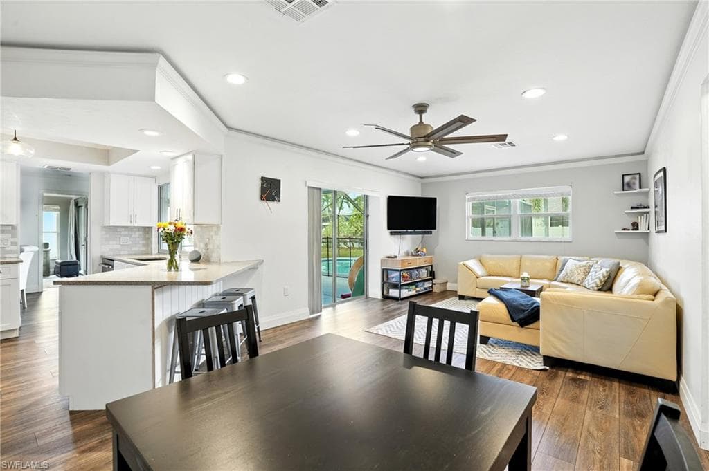 231 Johnnycake Dr, Naples, FL 34110-6
