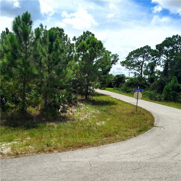 658/660 Creuset Ave S, Lehigh Acres, FL 33974-3