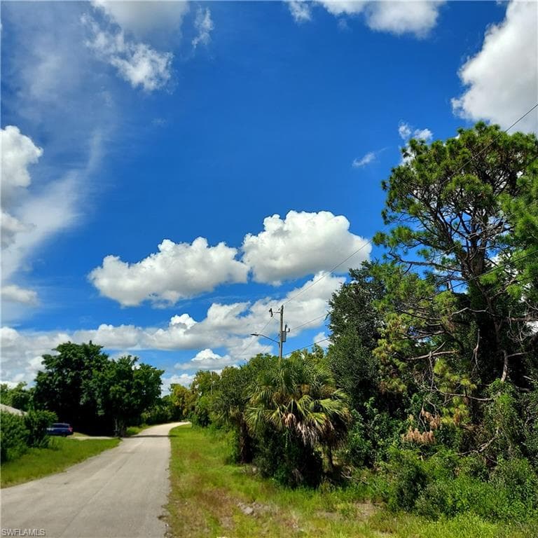 658/660 Creuset Ave S, Lehigh Acres, FL 33974-4