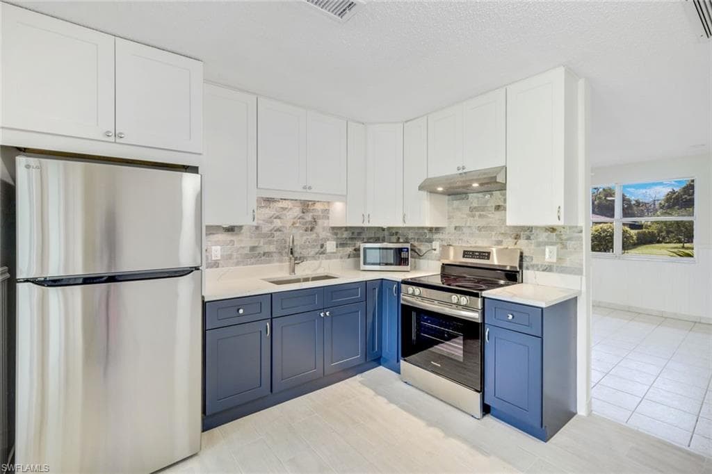 81 9th St, Bonita Springs, FL 34134-9