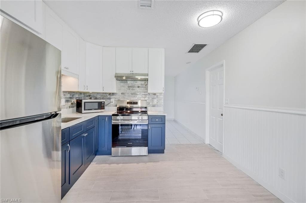 81 9th St, Bonita Springs, FL 34134-10