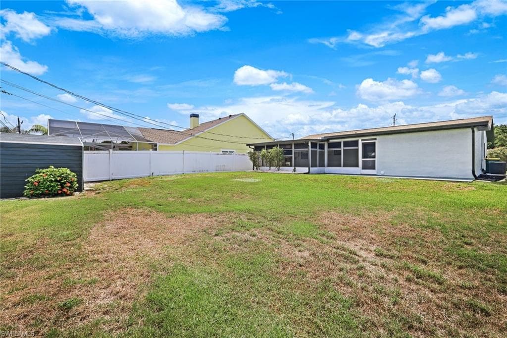 81 9th St, Bonita Springs, FL 34134-21