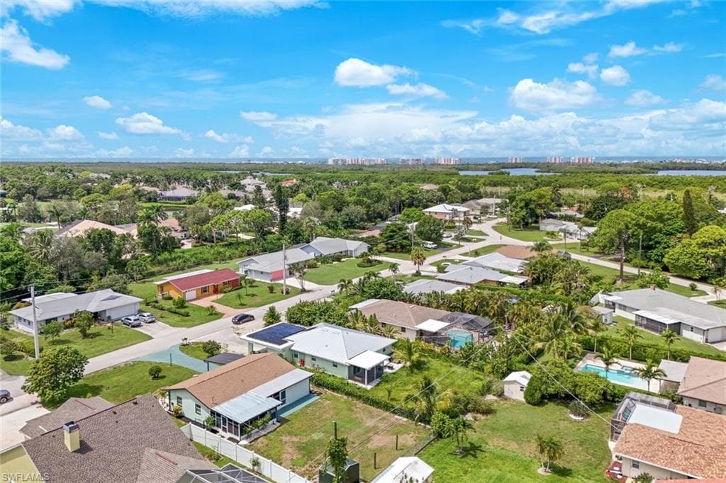 81 9th St, Bonita Springs, FL 34134-30