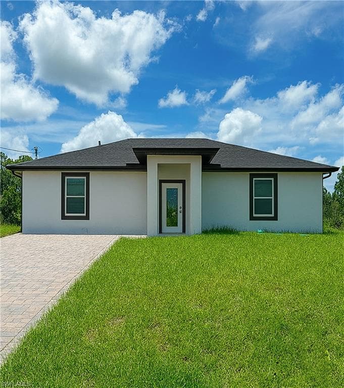 816 Palomino St E, Lehigh Acres, FL 33974-3