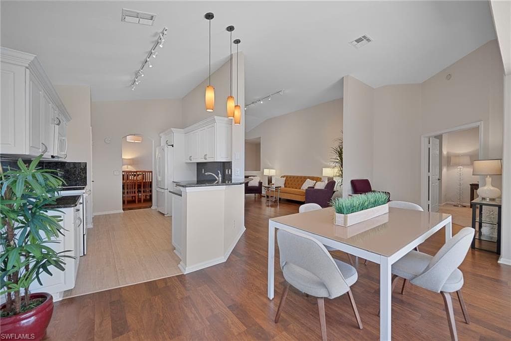 7774 Gardner Dr 202, Naples, FL 34109-7