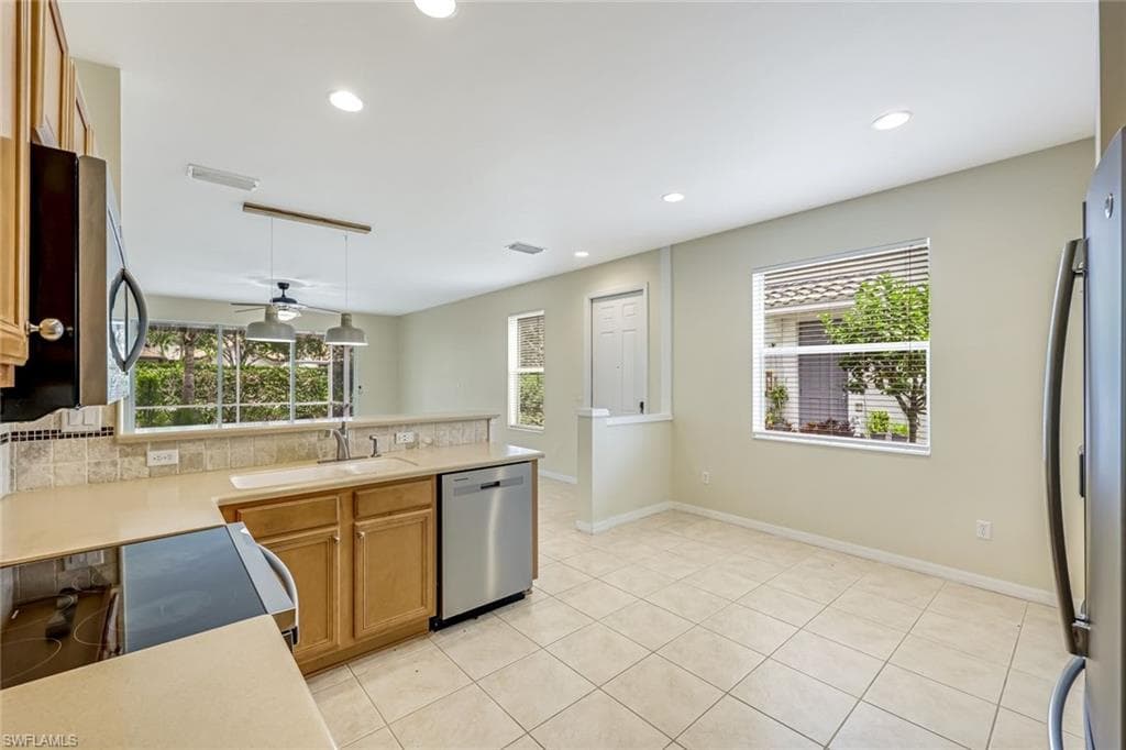 16162 Ravina Way 65, Naples, FL 34110-8