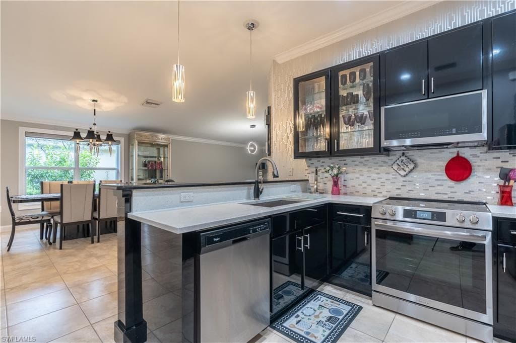 8687 Genova Ct, Naples, FL 34114-11