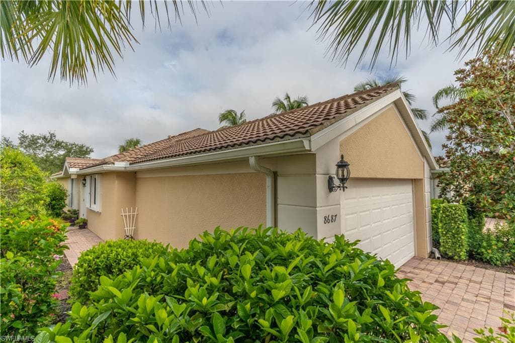 8687 Genova Ct, Naples, FL 34114-5