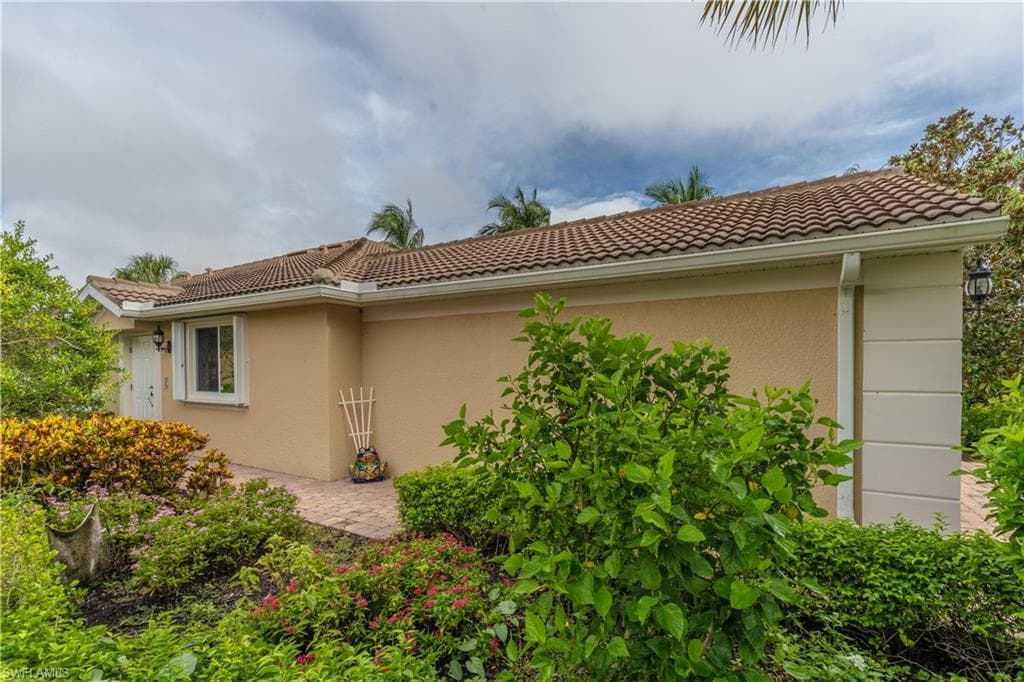 8687 Genova Ct, Naples, FL 34114-6