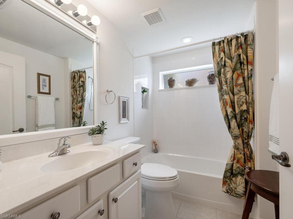 14935 Volterra Ct, Naples, FL 34120-25