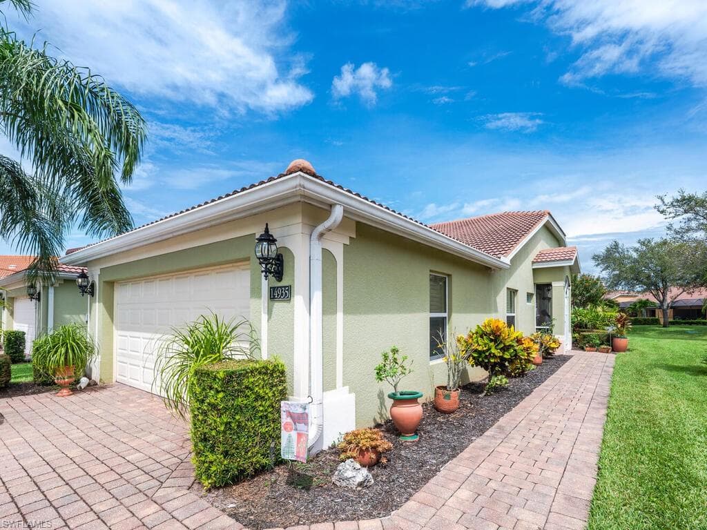 14935 Volterra Ct, Naples, FL 34120-3
