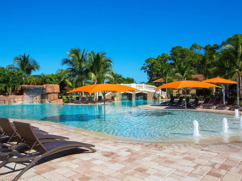 9816 Giaveno Cir 1315, Naples, FL 34113-27