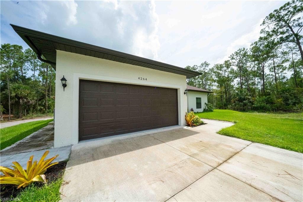 4264 8th Ave NE, Naples, FL 34120-18