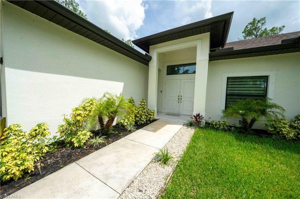 4264 8th Ave NE, Naples, FL 34120-5