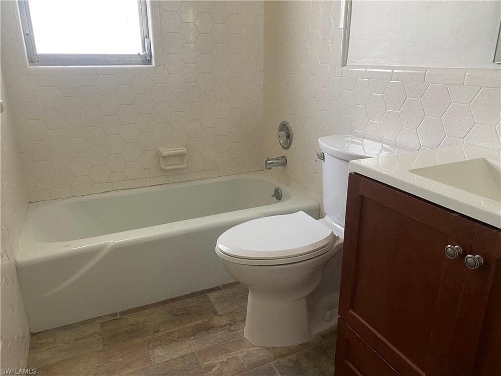 209 Rockcliff Ave, Lehigh Acres, FL 33936-9