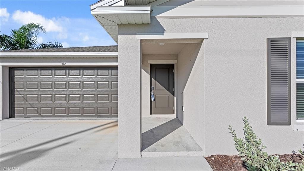 515 Redwood Ave S, Lehigh Acres, FL 33974-3