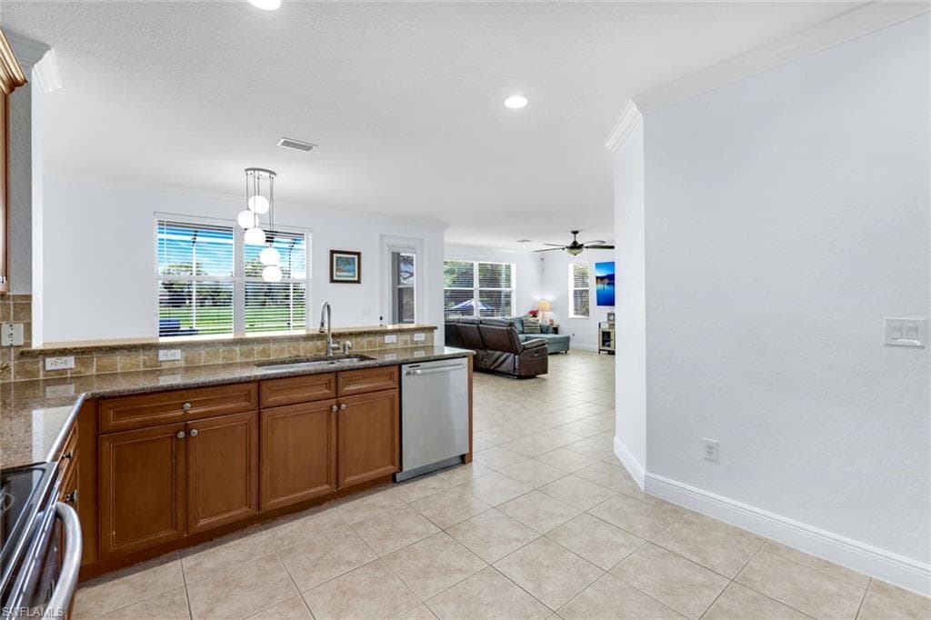 1570 Double Eagle Trl, Naples, FL 34120-17