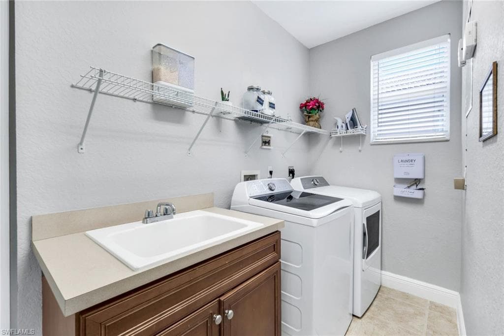 1570 Double Eagle Trl, Naples, FL 34120-43