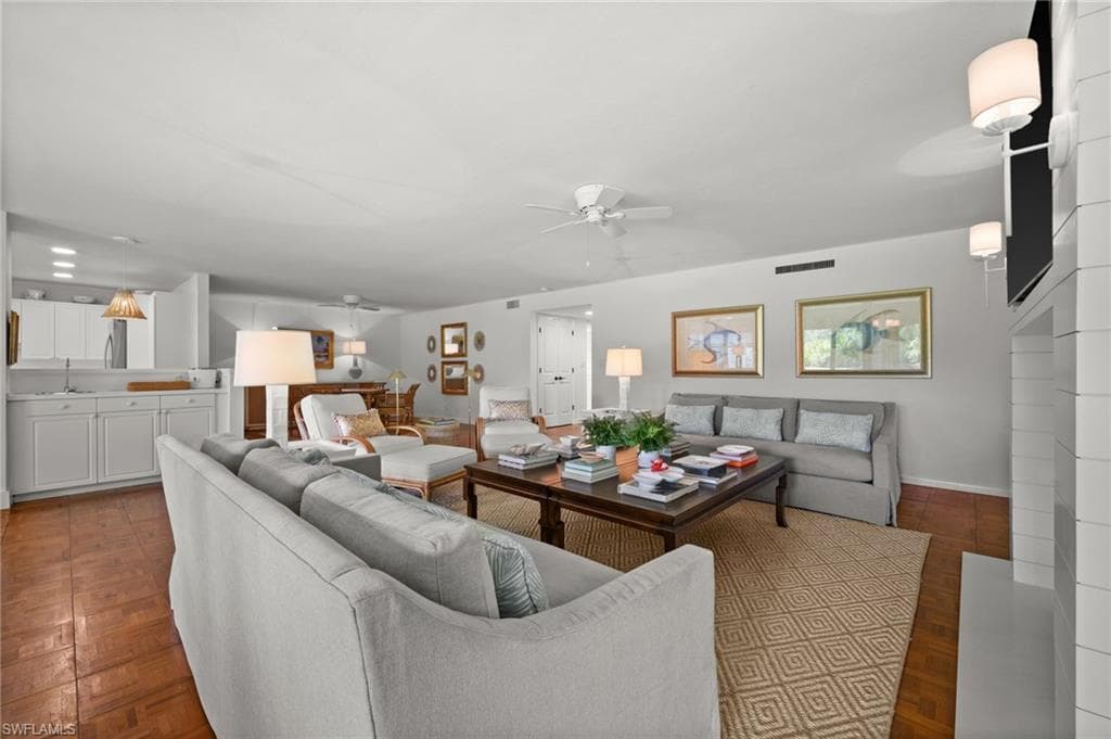 100 Tall Pine Ln 1101, Naples, FL 34105-7