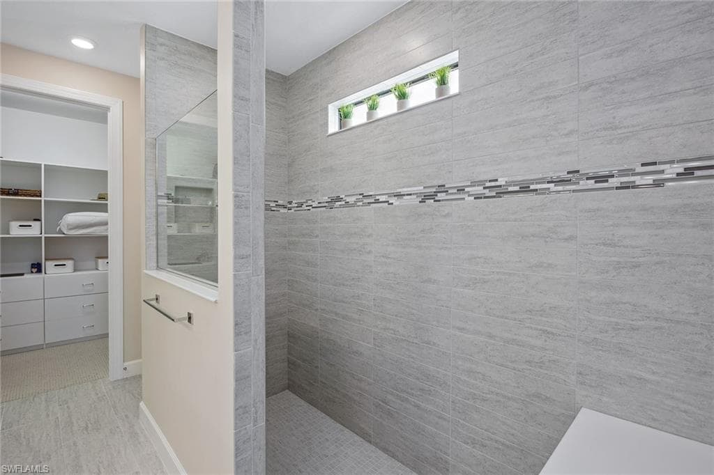 2720 Amaranda Ct, Naples, FL 34114-17