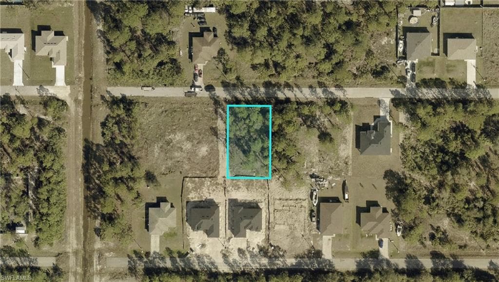 2813 40th St W, Lehigh Acres, FL 33971-2
