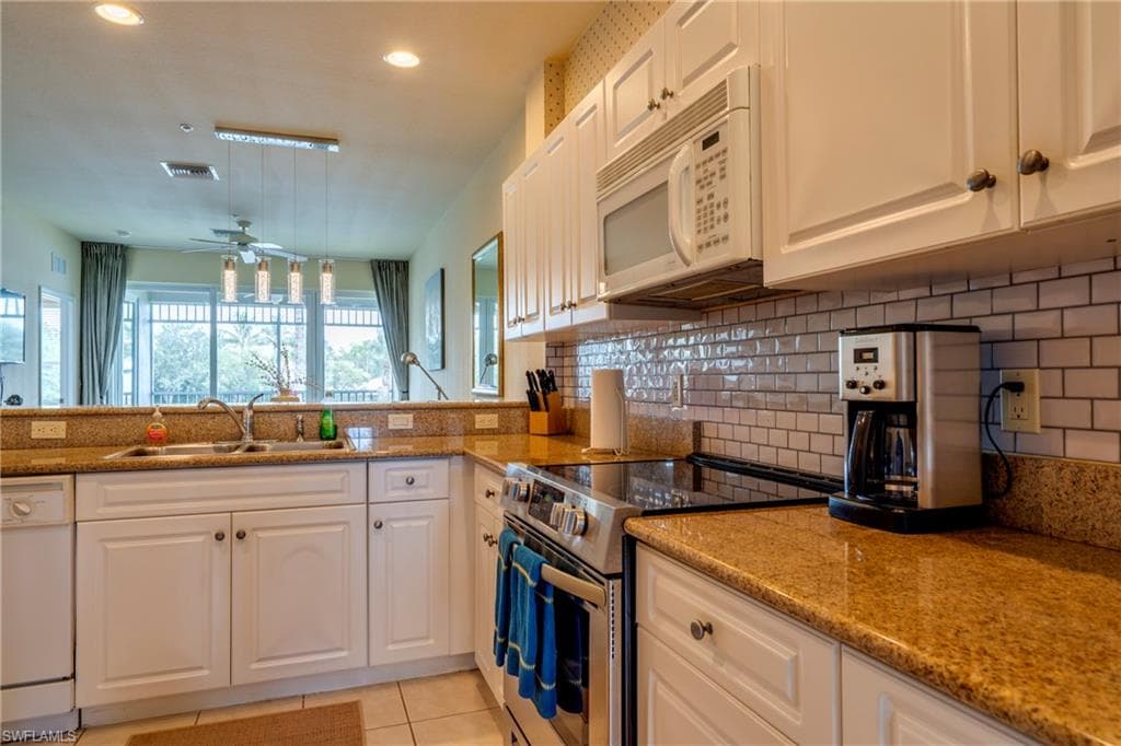 7930 Mahogany Run Ln 824, Naples, FL 34113-9