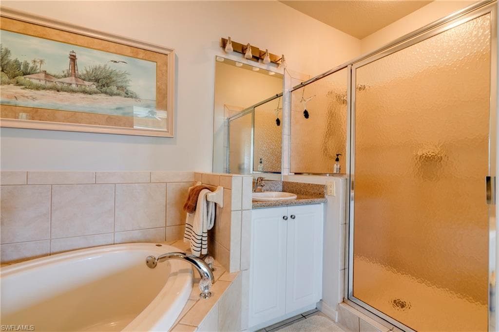 7930 Mahogany Run Ln 824, Naples, FL 34113-24
