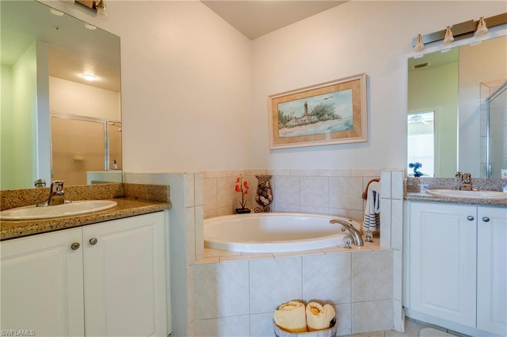 7930 Mahogany Run Ln 824, Naples, FL 34113-25