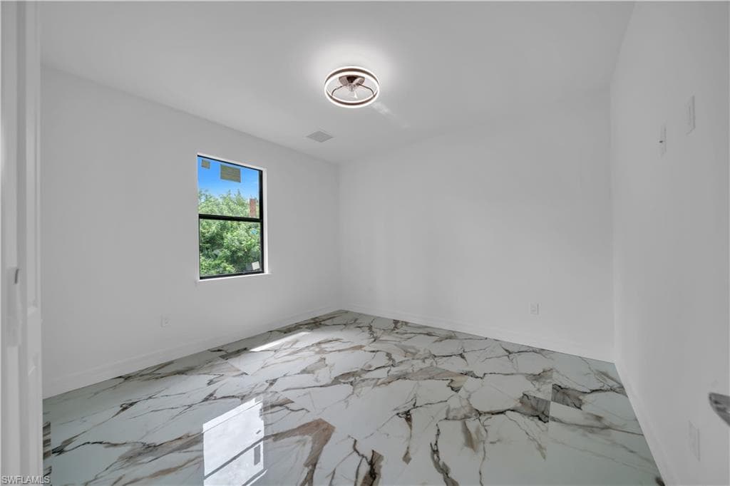 5222 Lee St, Lehigh Acres, FL 33971-27