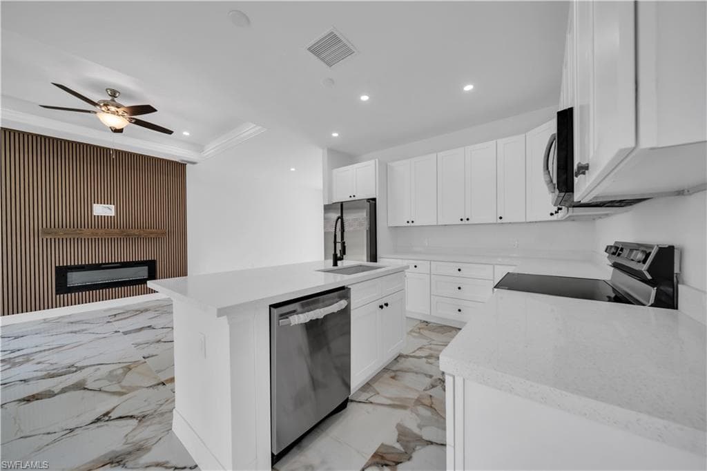 5222 Lee St, Lehigh Acres, FL 33971-32