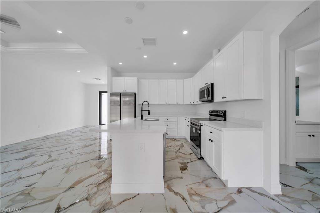 5222 Lee St, Lehigh Acres, FL 33971-33