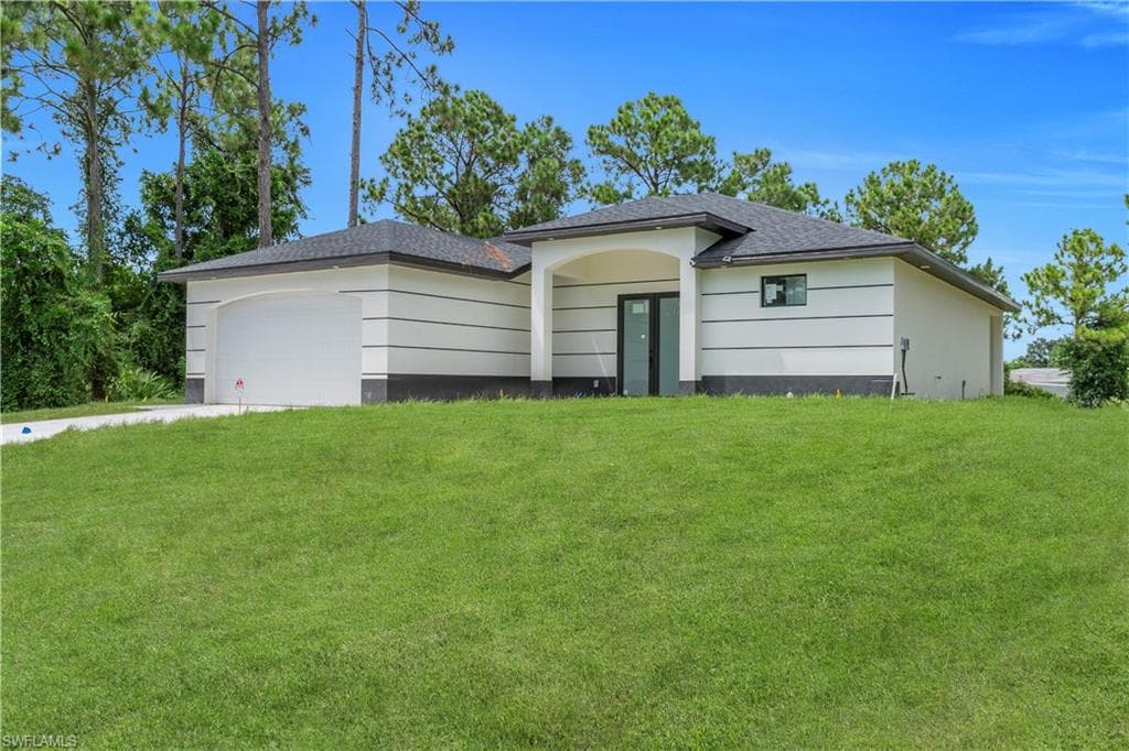 5222 Lee St, Lehigh Acres, FL 33971-3