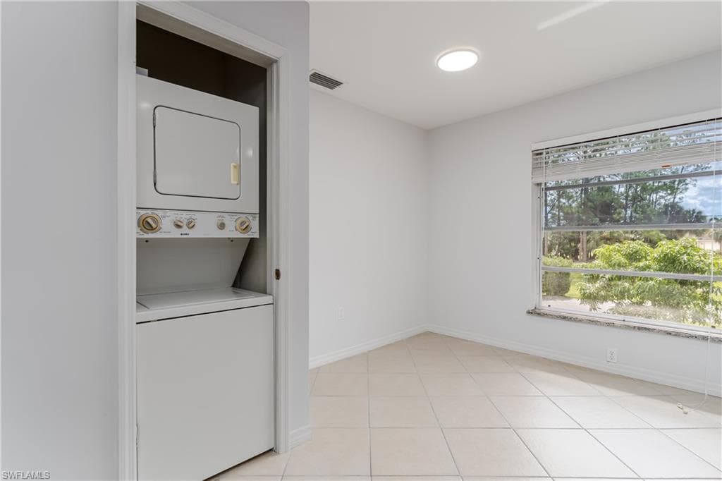 180 Cypress Way E B212, Naples, FL 34110-10