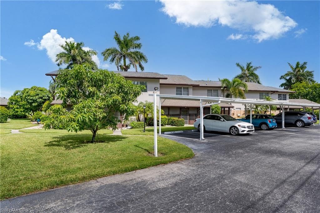 180 Cypress Way E B212, Naples, FL 34110-32