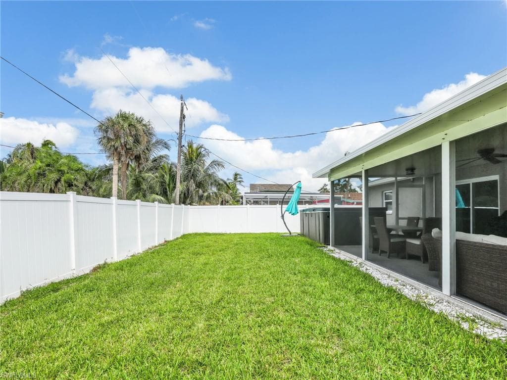 195 Hibiscus Dr, Fort Myers Beach, FL 33931-31