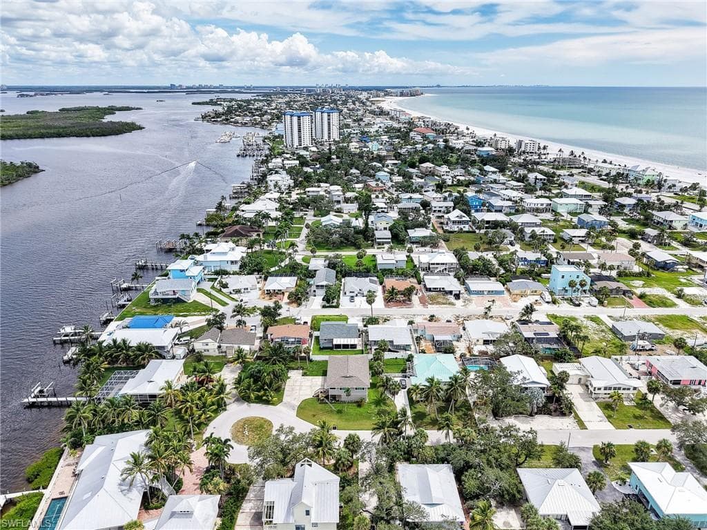 195 Hibiscus Dr, Fort Myers Beach, FL 33931-50