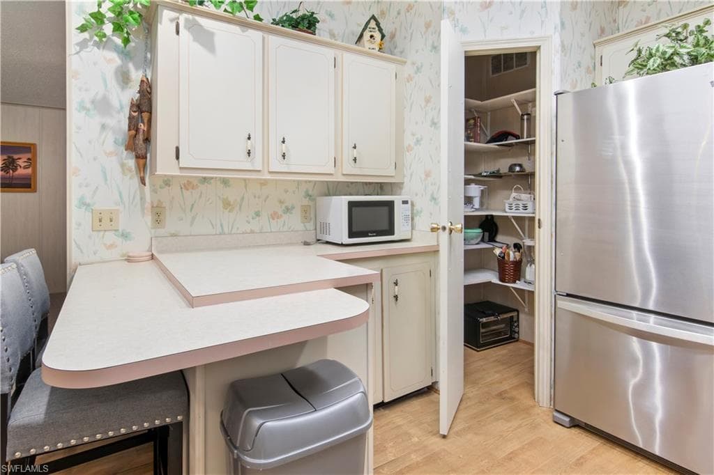 31 Turquoise Ave, Naples, FL 34114-12