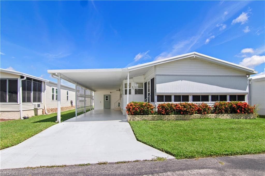 31 Turquoise Ave, Naples, FL 34114-3