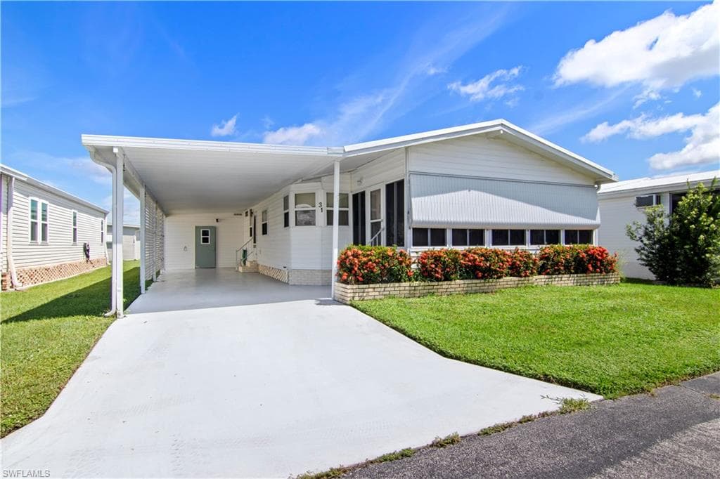 31 Turquoise Ave, Naples, FL 34114-4