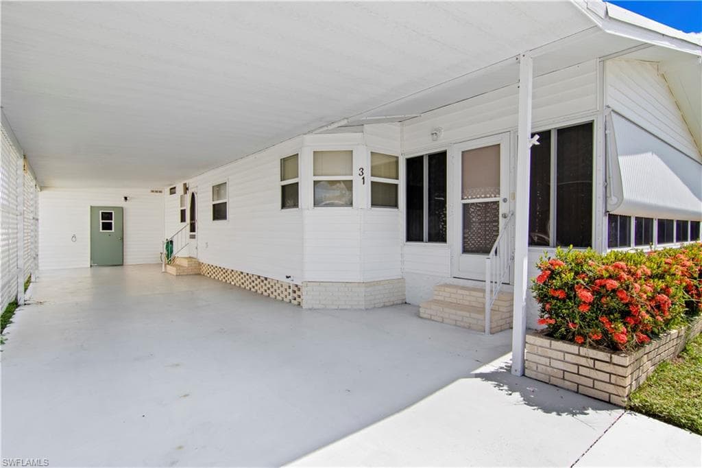 31 Turquoise Ave, Naples, FL 34114-5