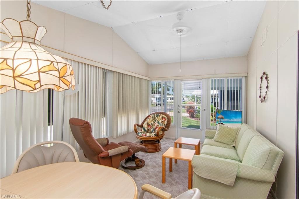 31 Turquoise Ave, Naples, FL 34114-7