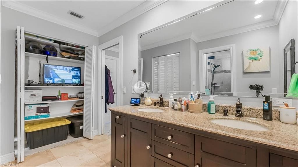 1733 45th Ter SW, Naples, FL 34116-10