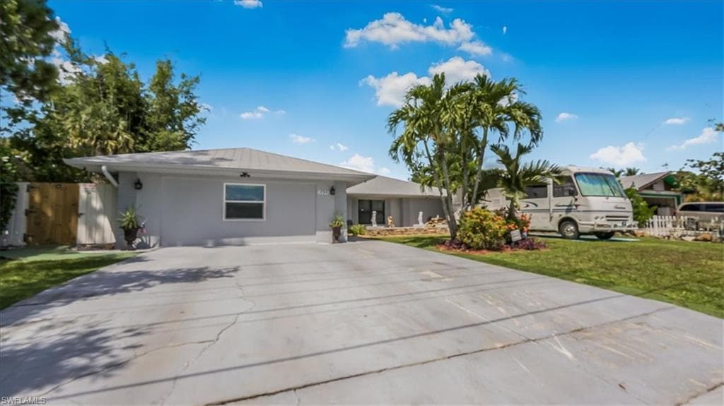 1733 45th Ter SW, Naples, FL 34116-39