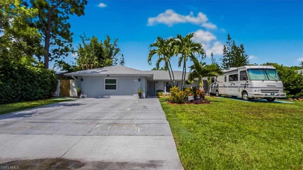 1733 45th Ter SW, Naples, FL 34116-50
