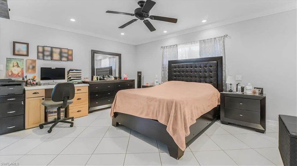 1733 45th Ter SW, Naples, FL 34116-6